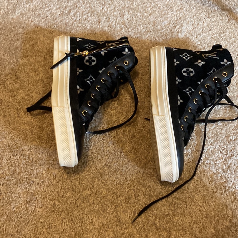 These are Louis Vuitton high top shoes,worn twice - Picture 5 of 7